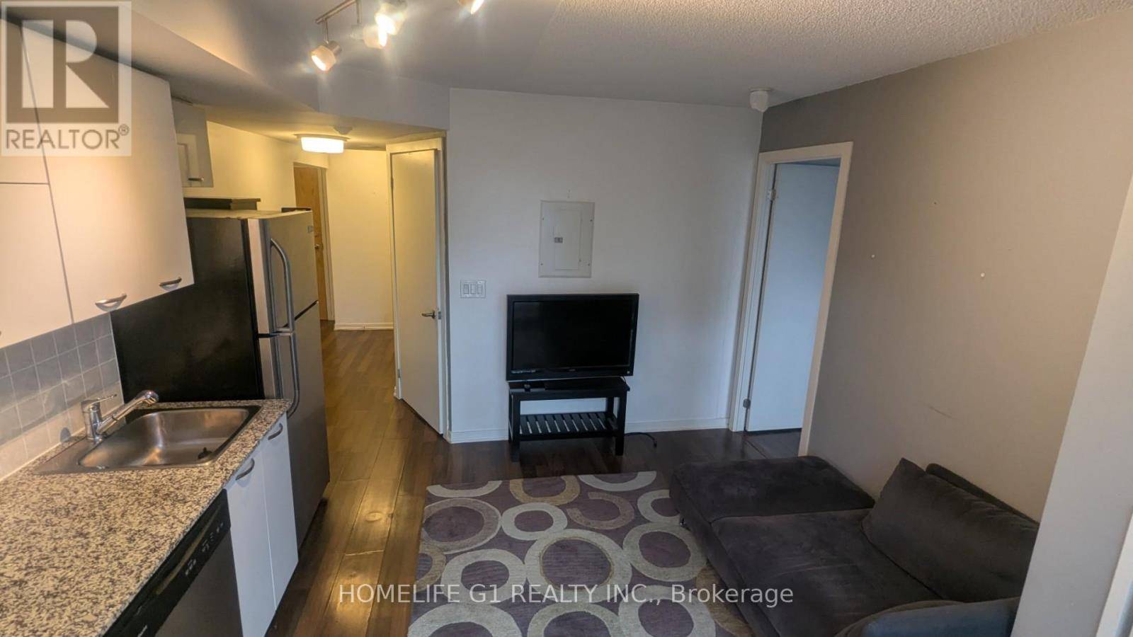 Toronto (niagara), ON M6K0A5,38 Joe Shuster WAY #1119