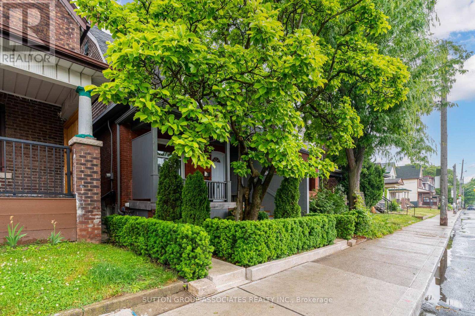 Toronto (annex), ON M6G3B5,215 CHRISTIE STREET