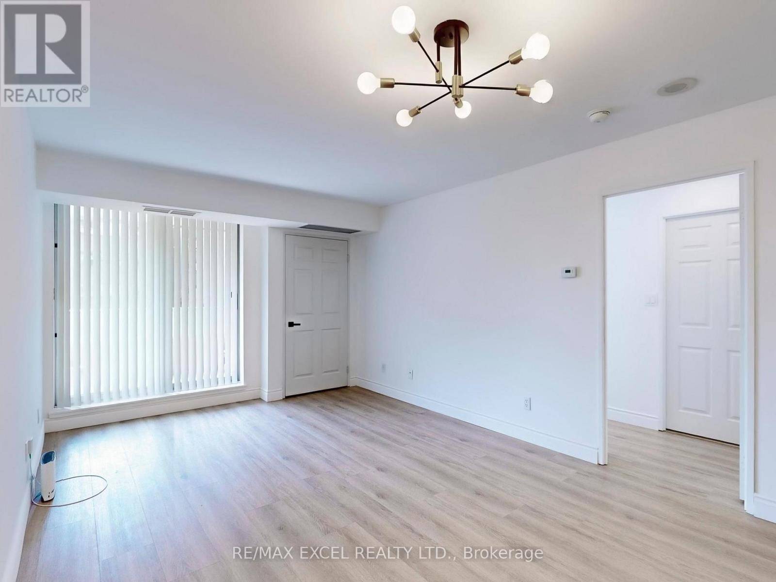 Toronto (willowdale East), ON M2N6T5,18 Hillcrest AVE #1109