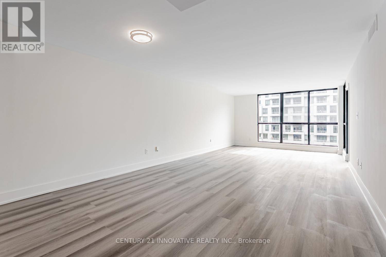 Toronto (kensington-chinatown), ON M5T3A4,188 Spadina AVE #604