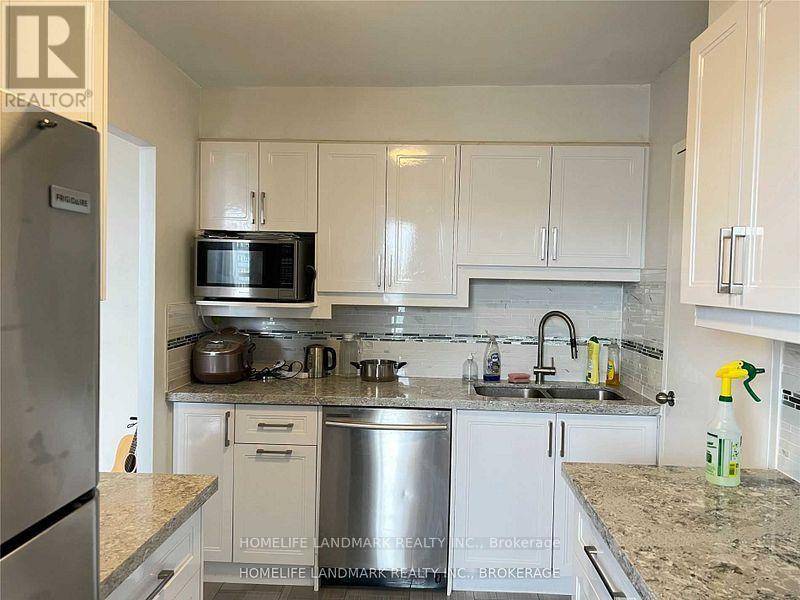 Toronto (henry Farm), ON M2J1L2,5 Parkway Forest DR #1004
