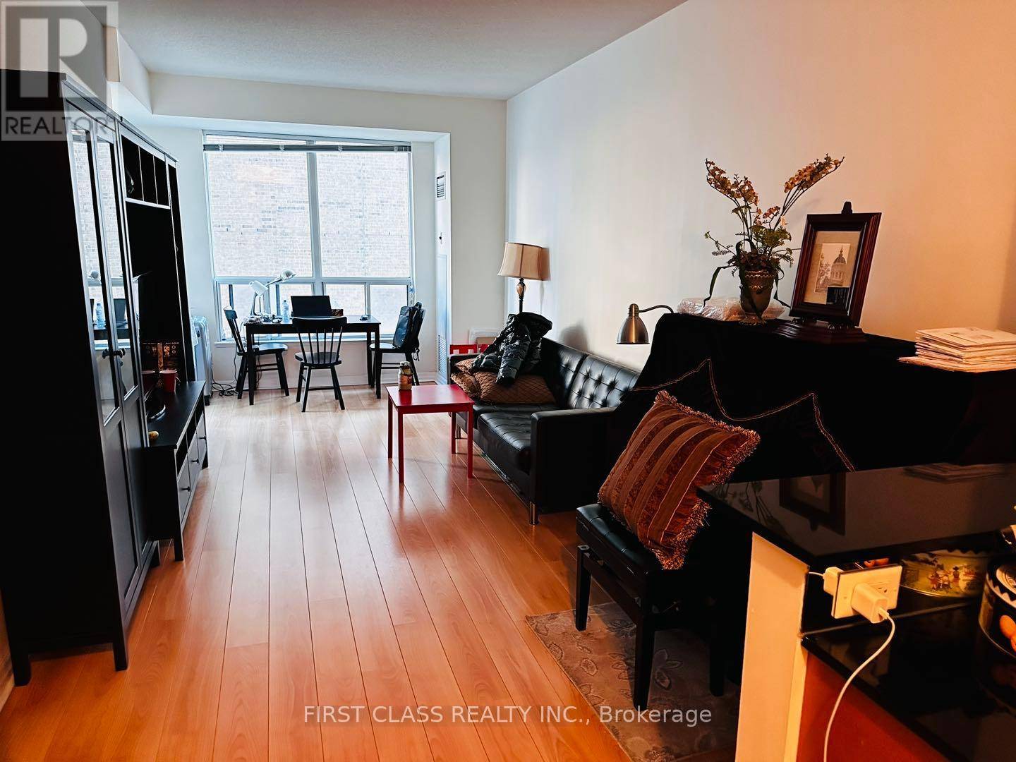 Toronto (rosedale-moore Park), ON M4W3Y2,300 Bloor ST East #2109