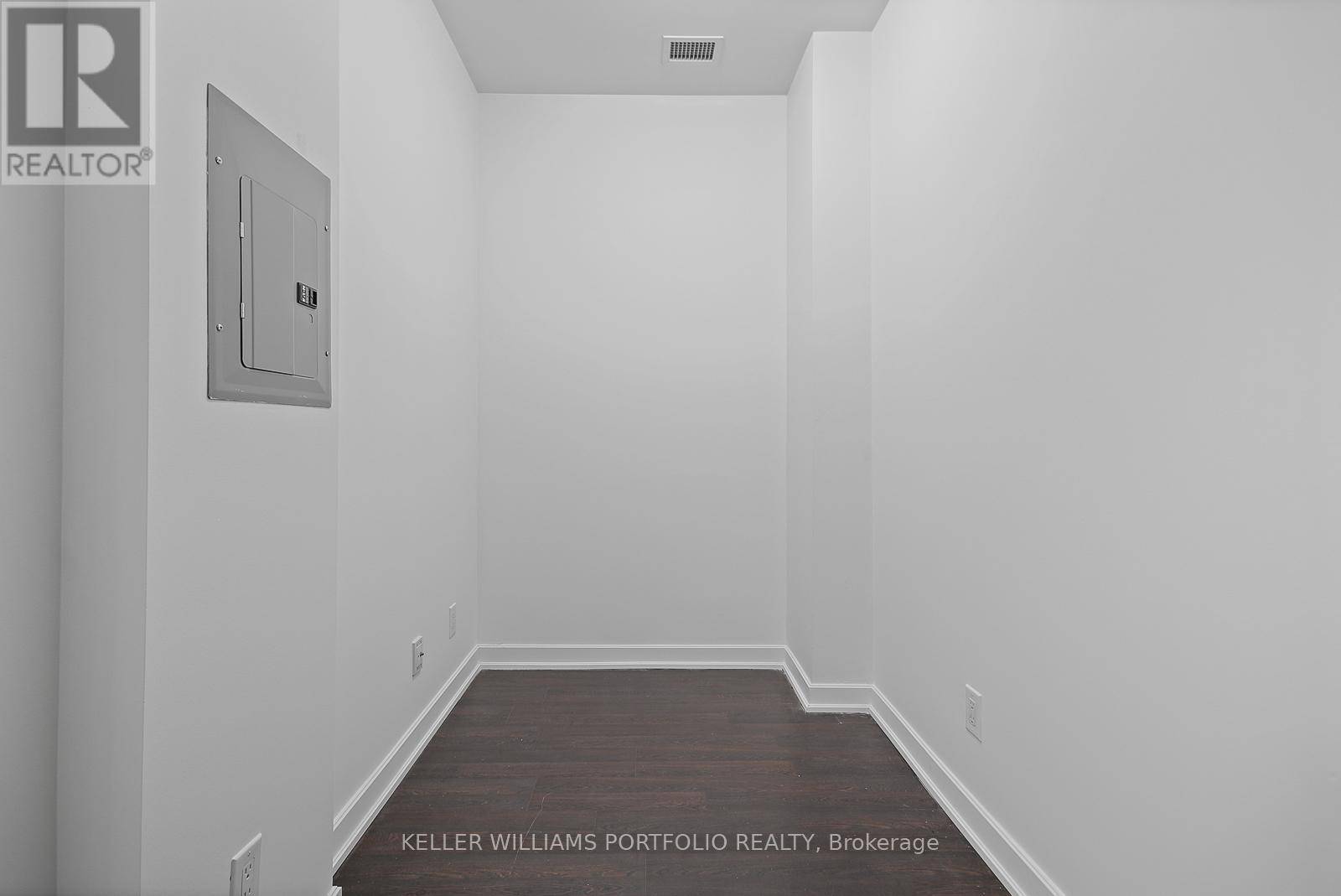Toronto (casa Loma), ON M4V3E3,380 Macpherson AVE #434