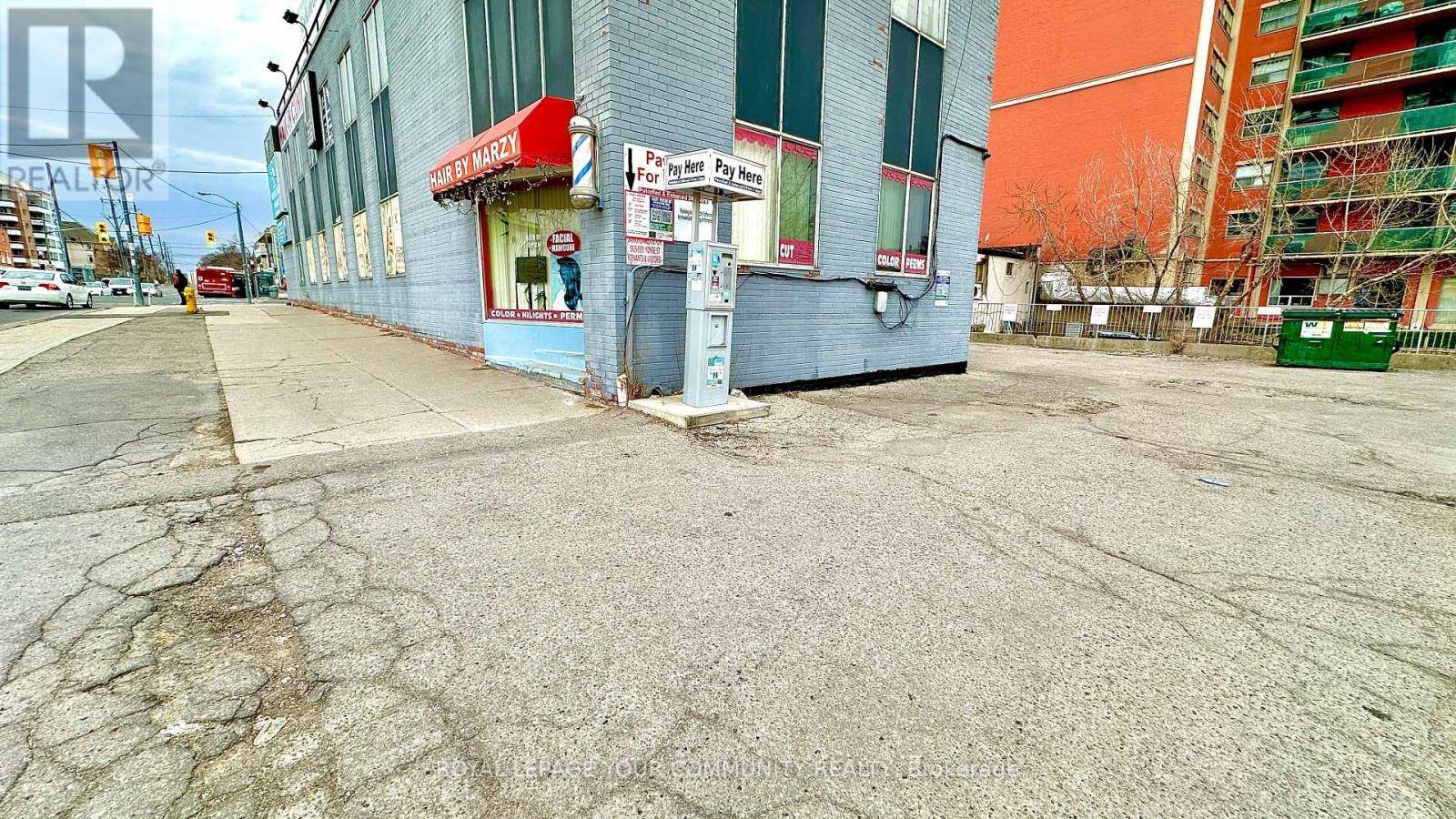 Toronto (newtonbrook East), ON M2M2E4,36 CUMMER AVENUE