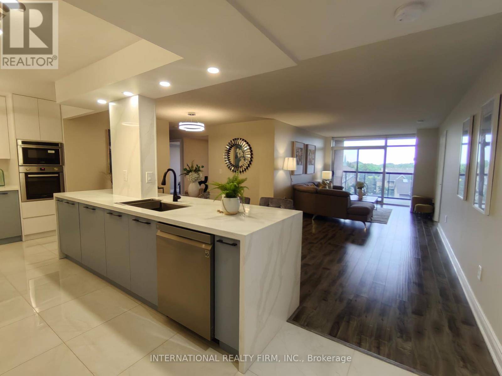 Toronto (willowdale East), ON M2N7B2,880 Grandview WAY #605