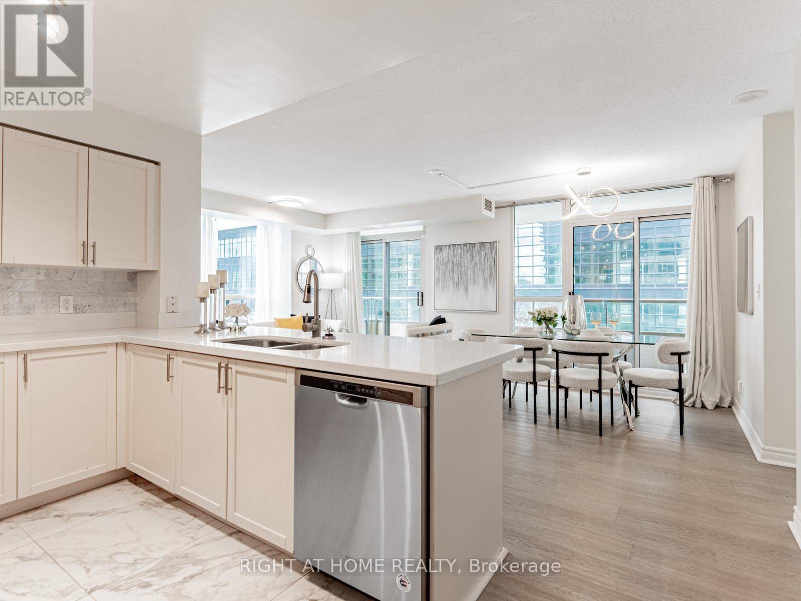 Toronto (willowdale East), ON M2N7L8,23 Hollywood AVE #510