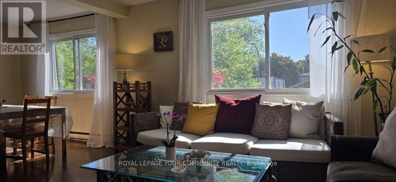 Toronto (don Valley Village), ON M2J2X8,69 SILAS HILL DRIVE