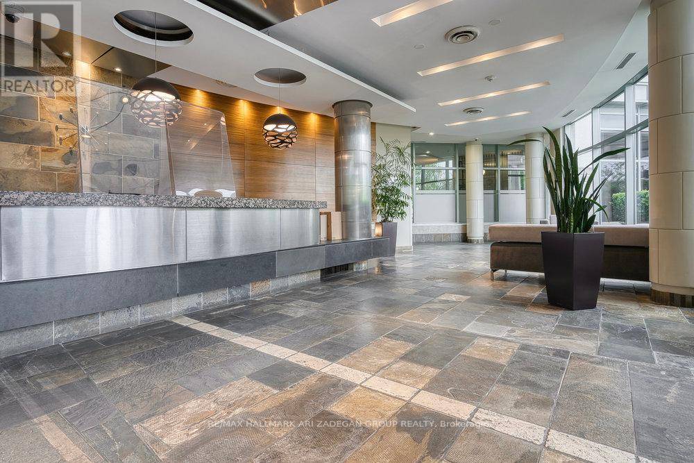 Toronto (waterfront Communities), ON M5J2Y7,230 Queens Quay West #1518