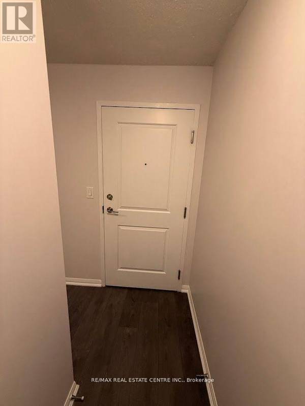 Toronto (niagara), ON M5V0C2,35 Bastion ST #709