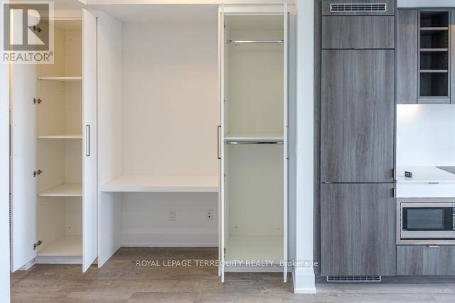 Toronto (mount Pleasant West), ON M4P1Y5,101 Erskine AVE #1006