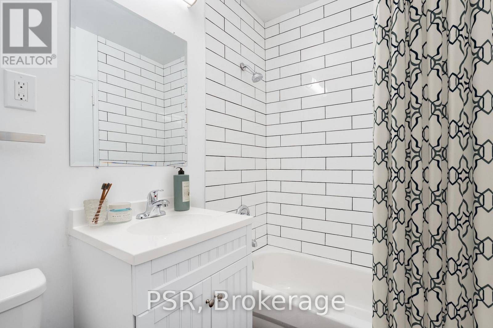 Toronto (forest Hill South), ON M5N1C1,600 Eglinton AVE West #205