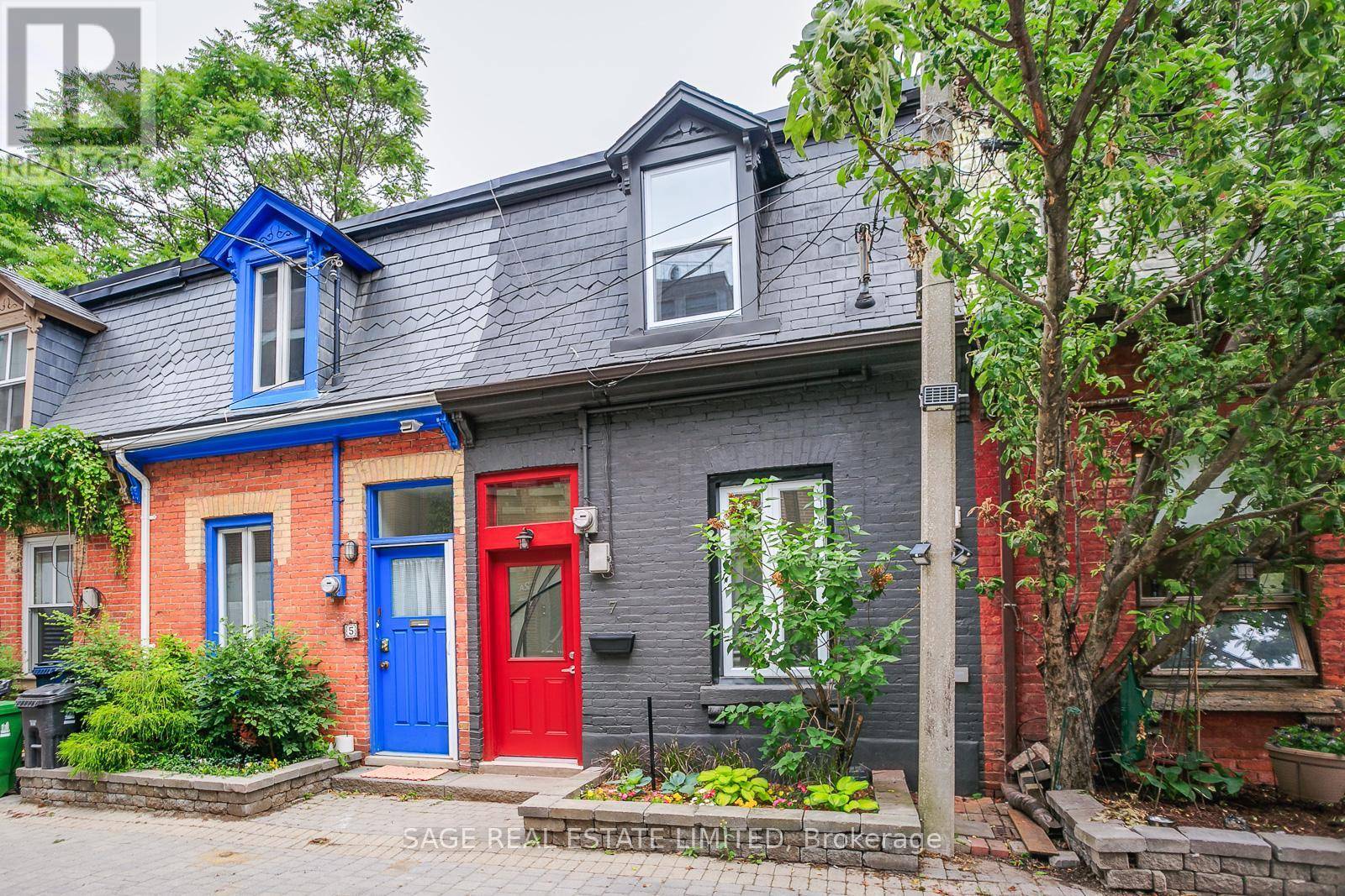 Toronto (moss Park), ON M5A3M7,7 PERCY STREET