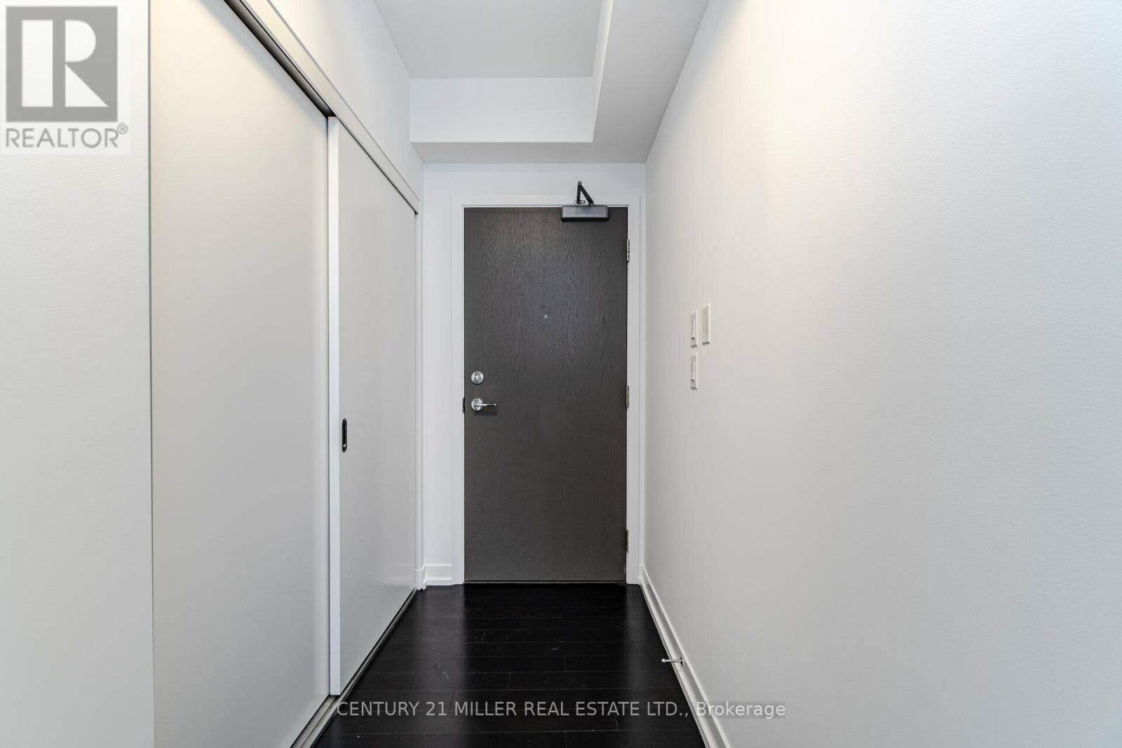 Toronto (waterfront Communities), ON M5V0B8,21 Widmer ST #3701