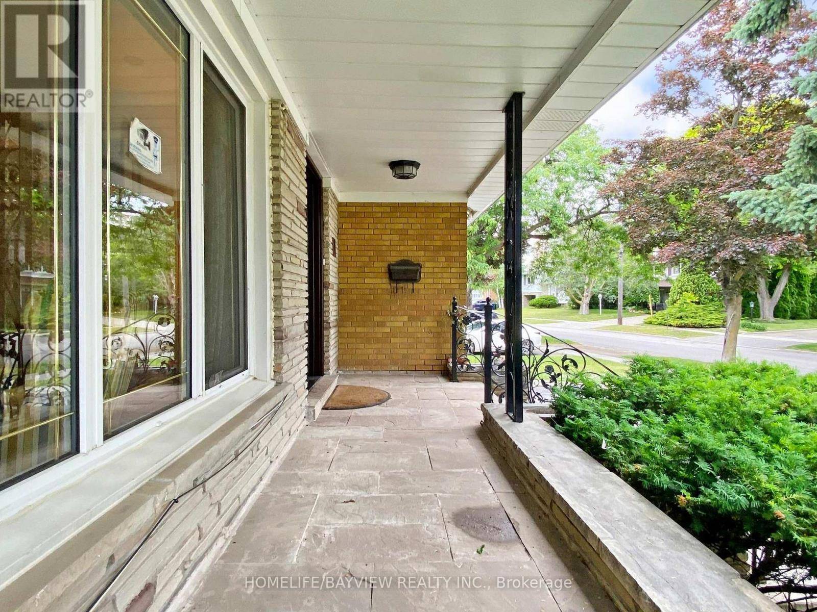 Toronto (bayview Woods-steeles), ON M2K2H3,40 TOLLERTON AVENUE