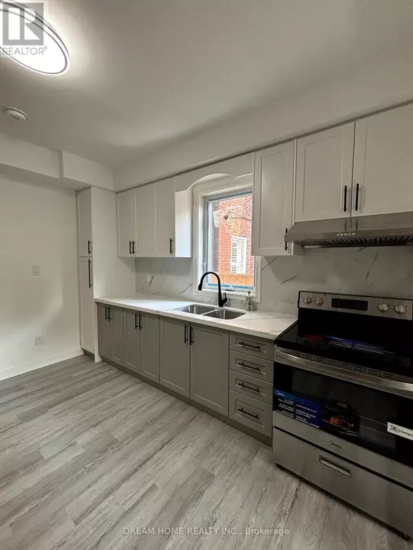 Toronto (palmerston-little Italy), ON M6G2Y6,262 clinton ST #202