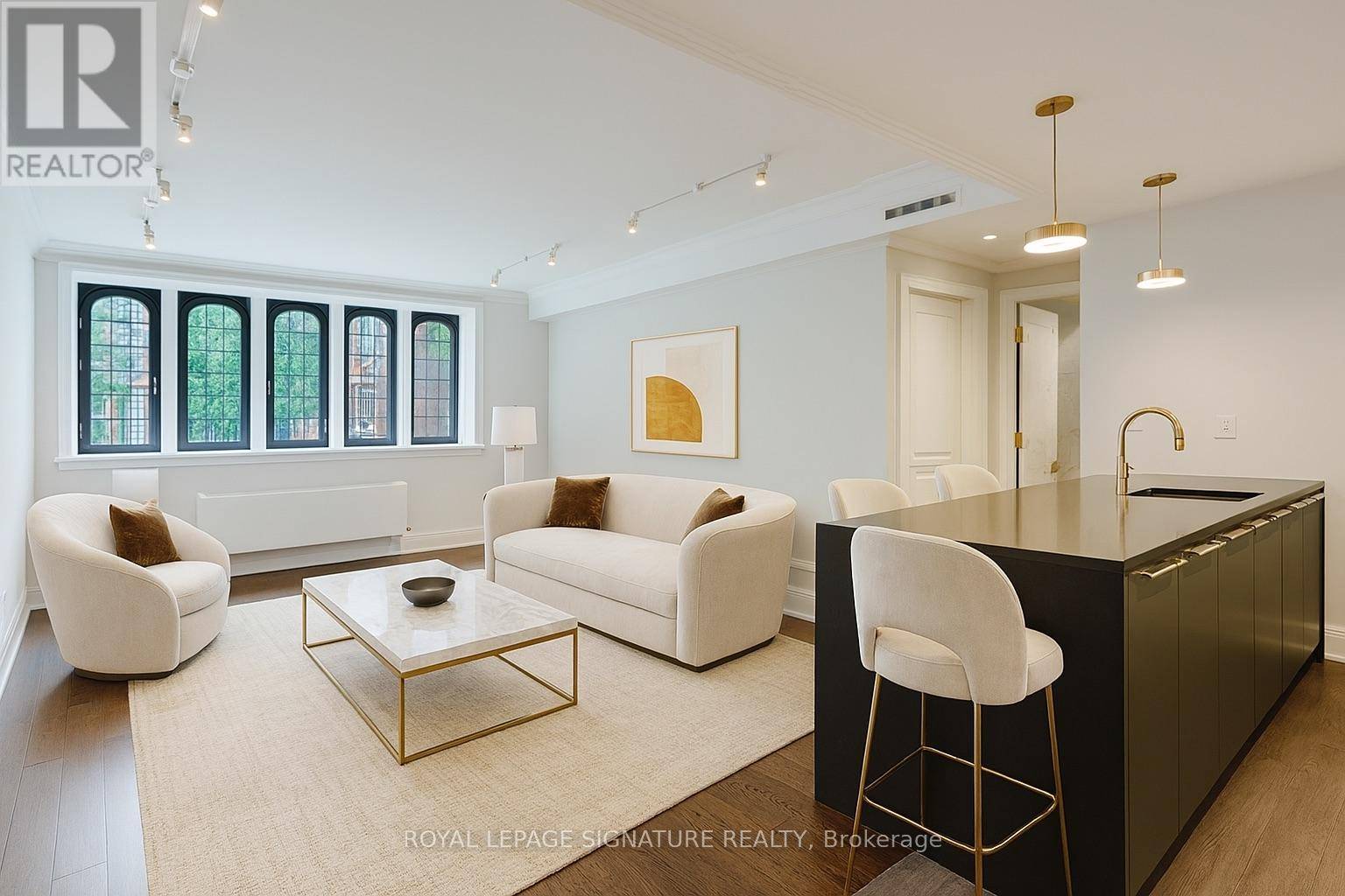 2 Clarendon AVE #114, Toronto (casa Loma), ON M4V1H9