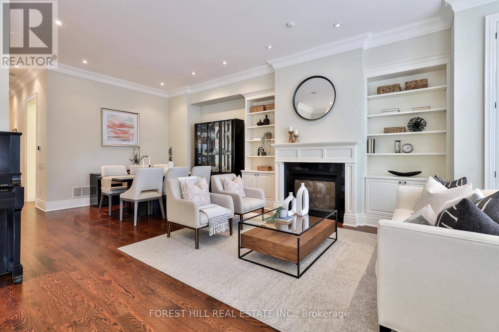 Toronto (yonge-st. Clair), ON M4V1W4,109 LONSDALE ROAD