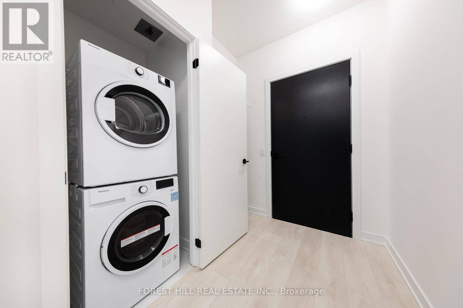 Toronto (mount Pleasant West), ON M4P1V3,117 Broadway AVE #1402