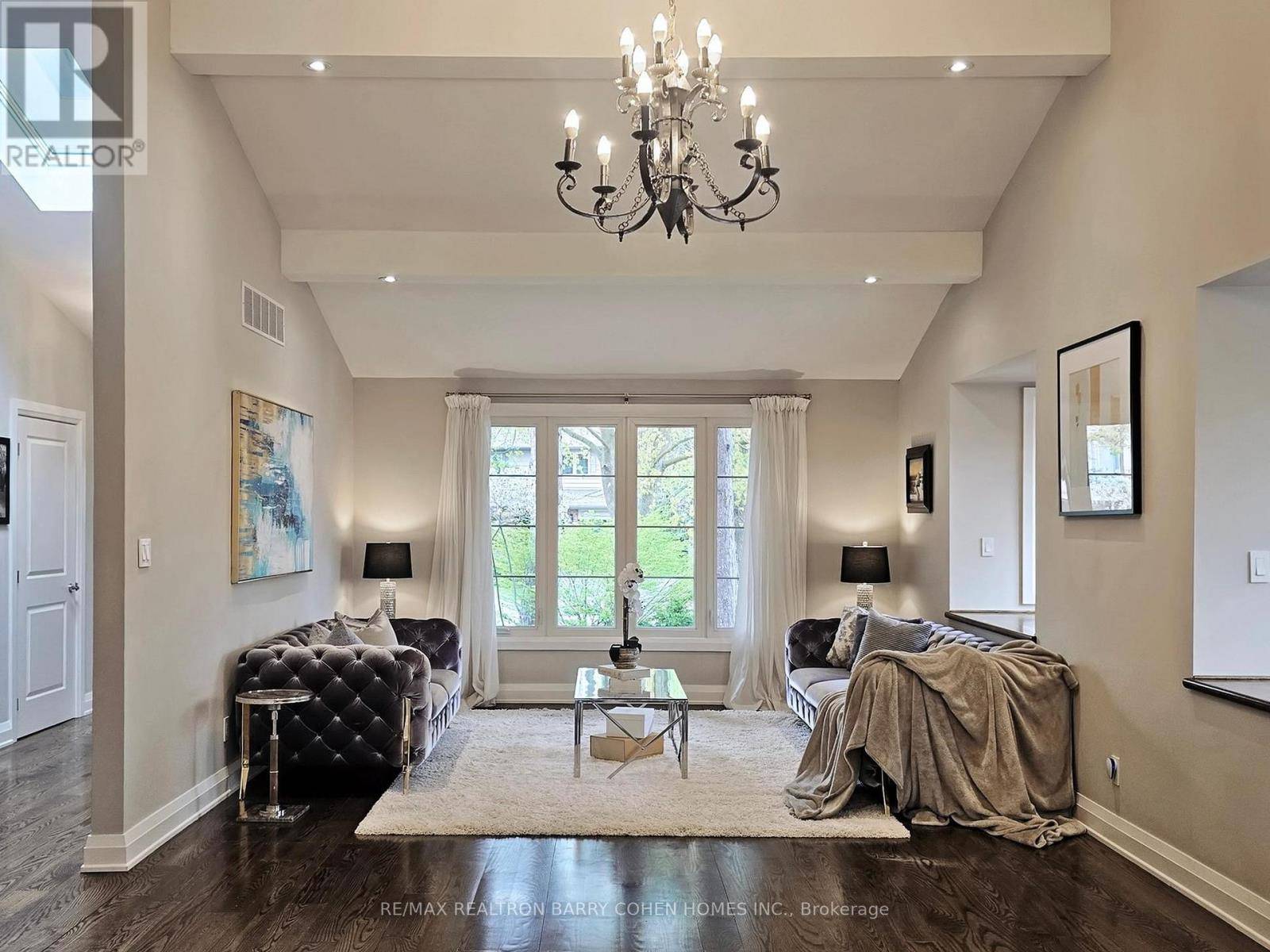 Toronto (banbury-don Mills), ON M3B2C8,43 BAMBOO GROVE