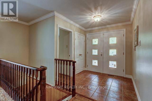 Toronto (st. Andrew-windfields), ON M2L2N9,48 BANNATYNE DRIVE