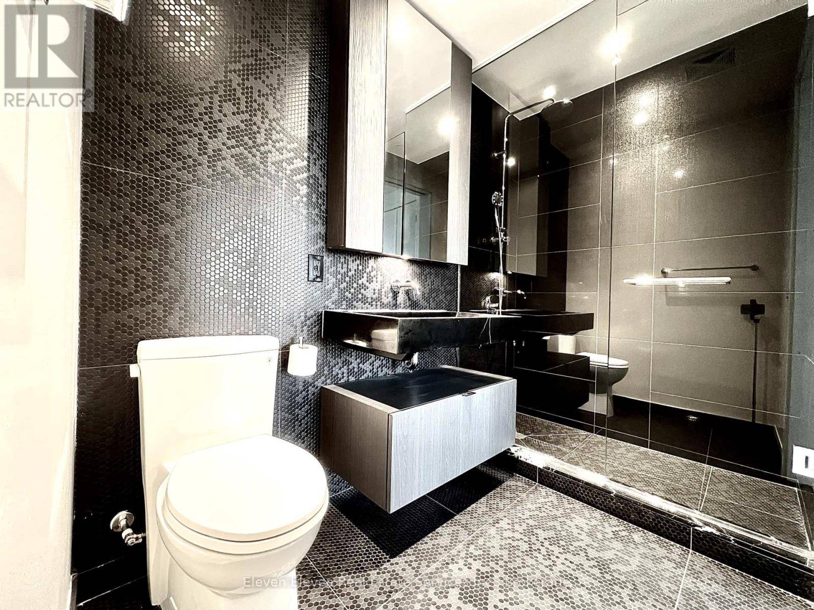 Toronto (annex), ON M4W0B7,11 Yorkville AVE #1803
