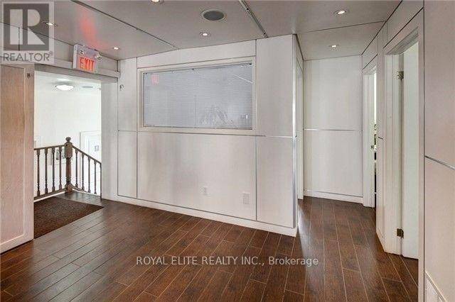 Toronto (willowdale East), ON M2N4R4,89 FINCH AVENUE E