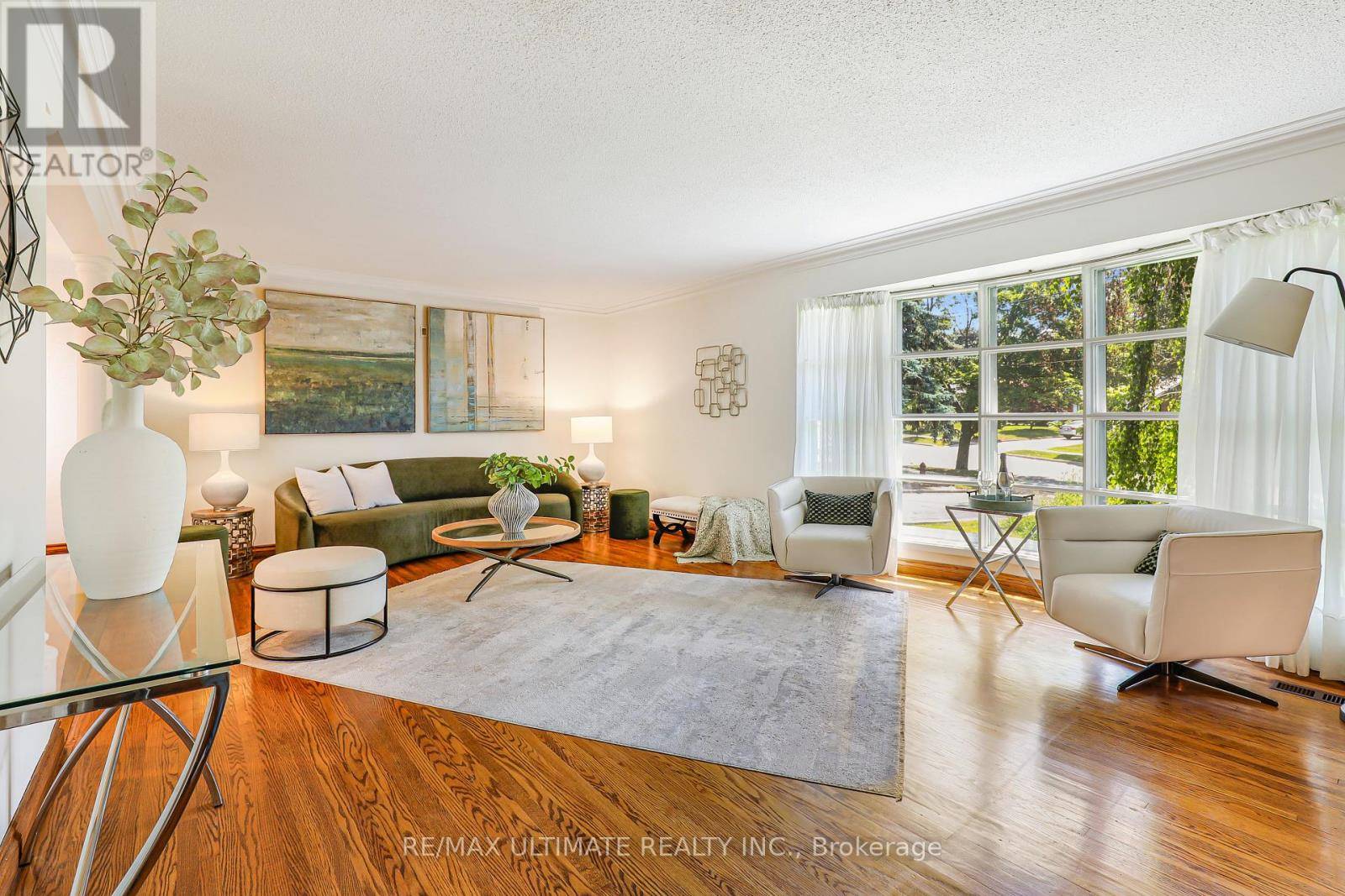 Toronto (victoria Village), ON M4A2C6,206 SLOANE AVENUE