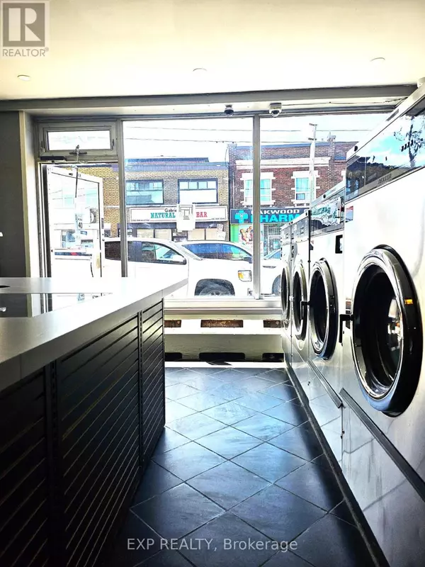 Toronto (oakwood Village), ON M6E2V8,331 OAKWOOD AVENUE E