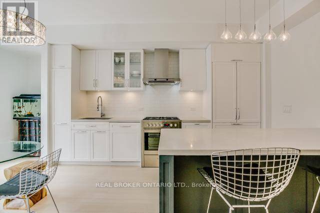 Toronto (leaside), ON M4G0C1,25 Malcolm RD #TH-112