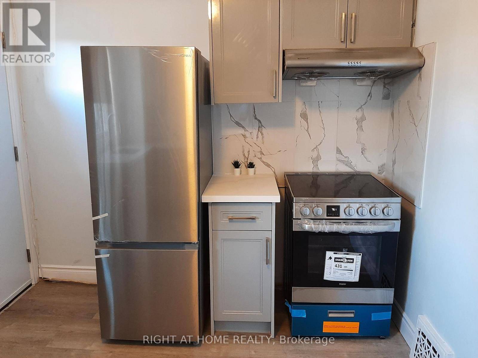Toronto (mount Pleasant East), ON M4S2M4,513 Mount Pleasant RD #Upper