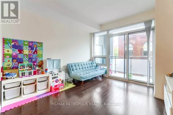 Toronto (moss Park), ON M5A0E7,460 Adelaide ST East #520