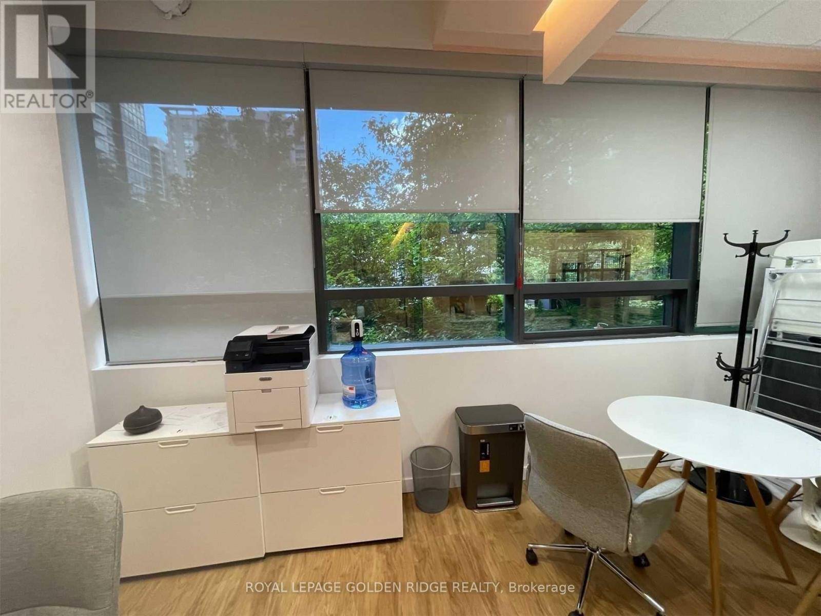 Toronto (willowdale East), ON M2N5M5,4789 Yonge ST #209