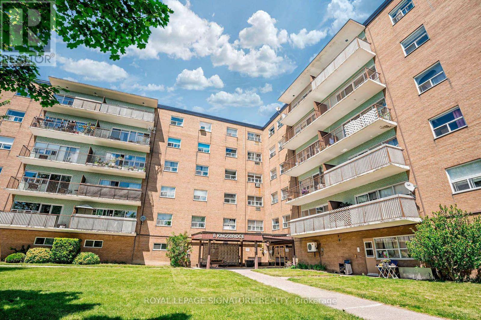 8 Kingsbridge CT #102, Toronto (westminster-branson), ON M2R1L5