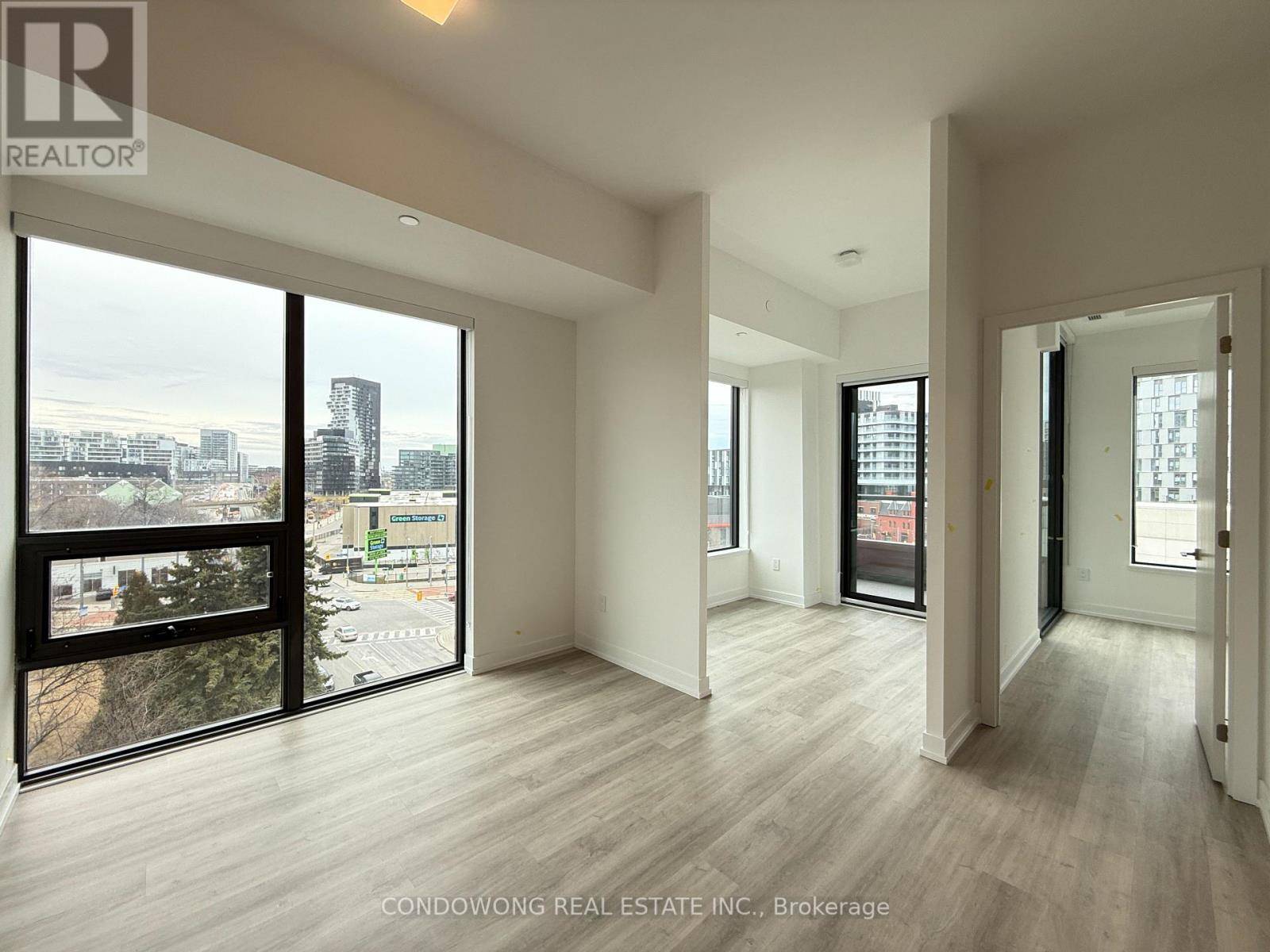 Toronto (moss Park), ON M5A0Y2,28 Eastern AVE #613
