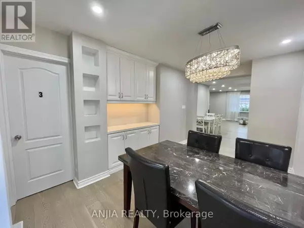 Toronto (willowdale East), ON M2N3V4,298 EMPRESS AVENUE
