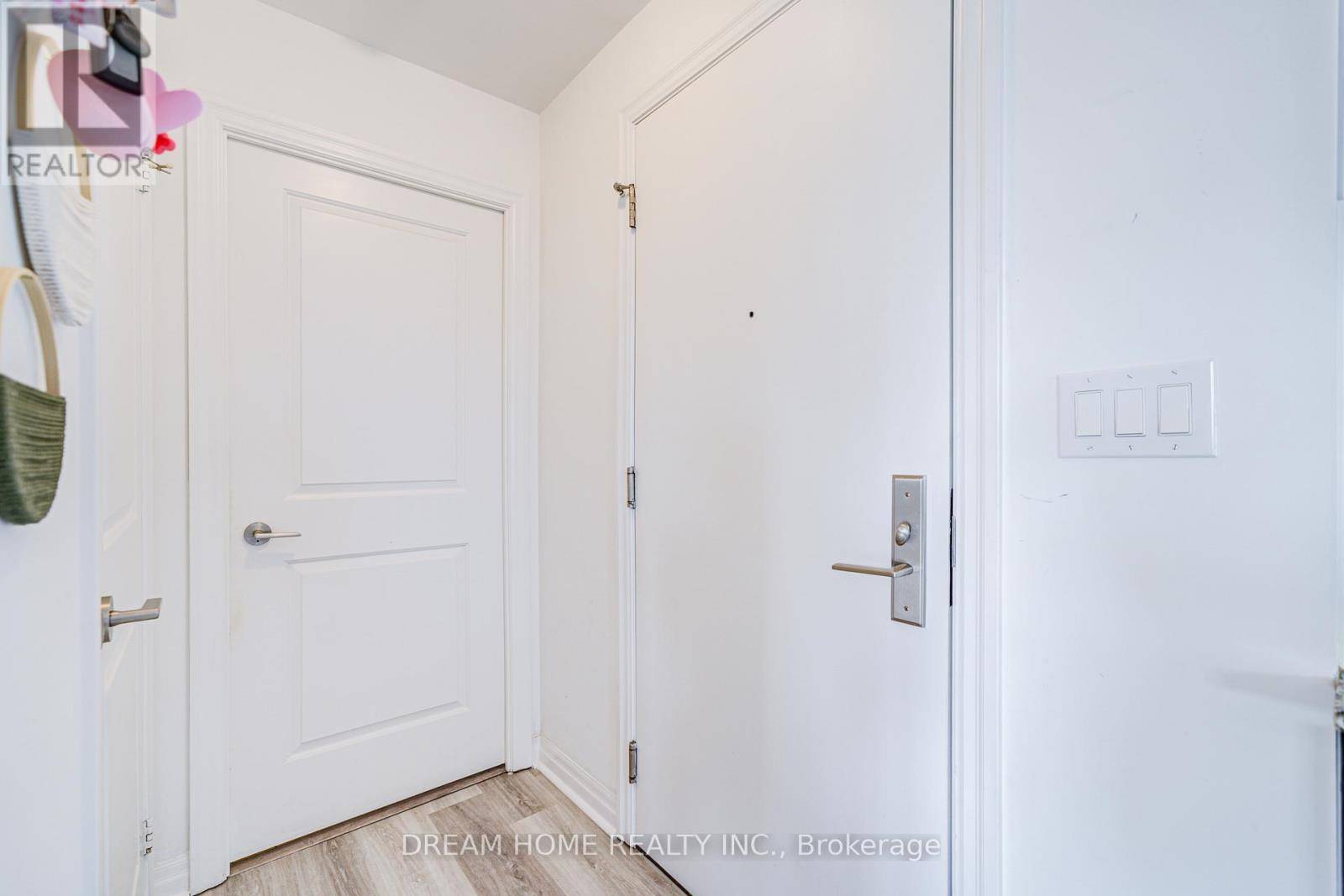 Toronto (henry Farm), ON M2J0B3,2015 Sheppard AVE East #904