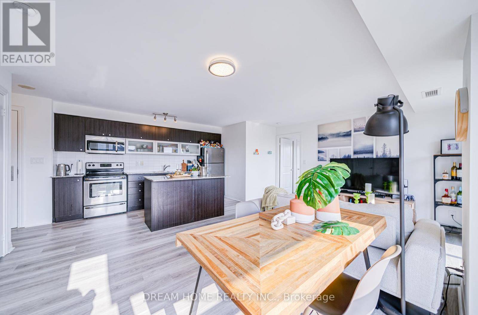 Toronto (henry Farm), ON M2J0B3,2015 Sheppard AVE East #904