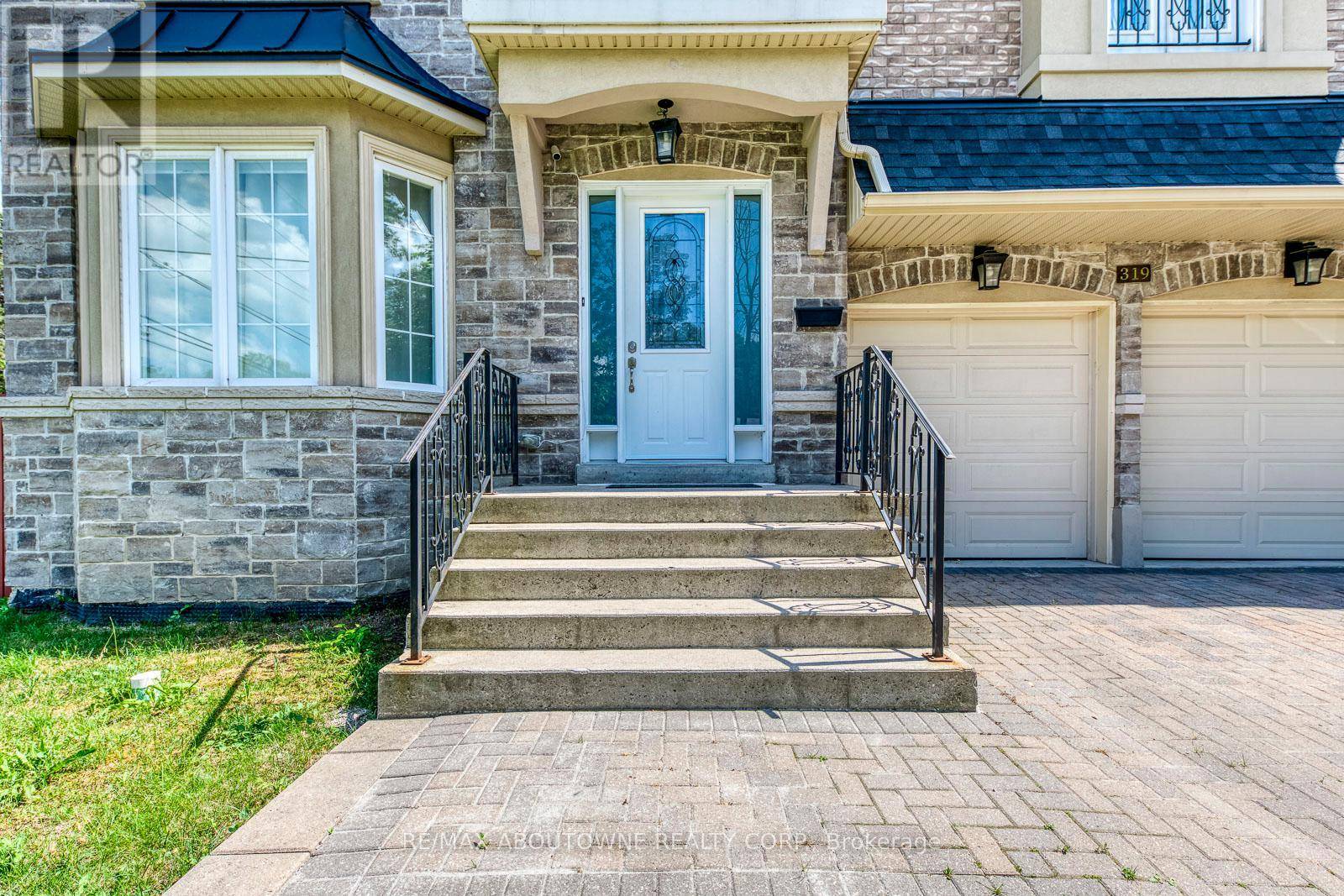 Toronto (willowdale East), ON M2N4N2,319 HOLMES AVENUE