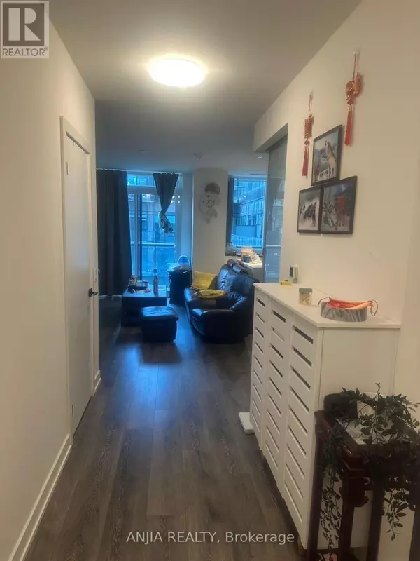 Toronto (mount Pleasant West), ON M4P1V3,117 Broadway AVE #616