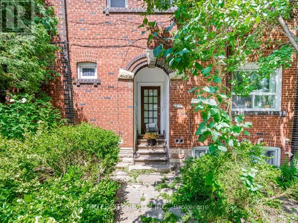 Toronto (wychwood), ON M6H2S1,111 ALBERTA AVENUE