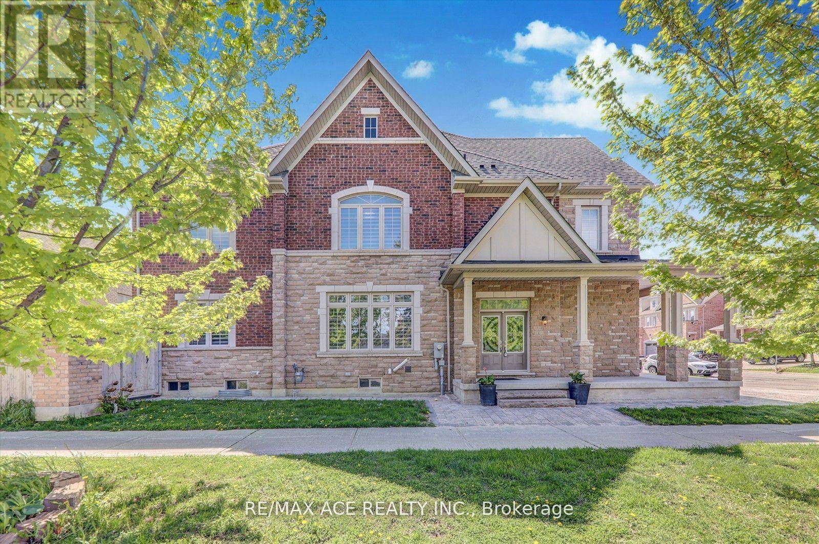 Toronto (bathurst Manor), ON M3H0B8,1 GOLDTHREAD TERRACE
