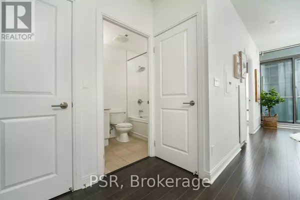 Toronto (annex), ON M4W3Y8,18 Yorkville AVE #2103