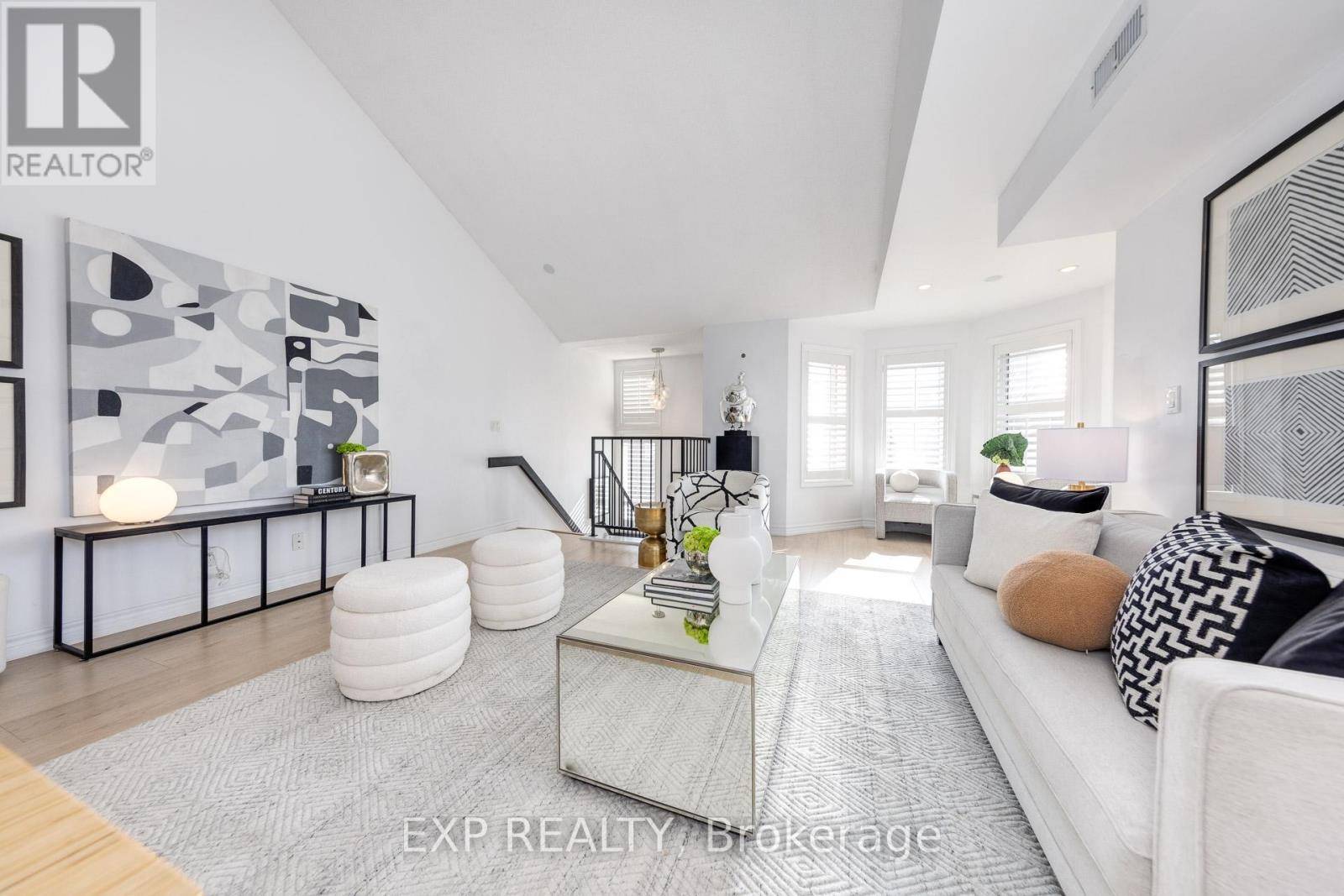 Toronto (leaside), ON M4G4J2,120 Aerodrome CRES #301