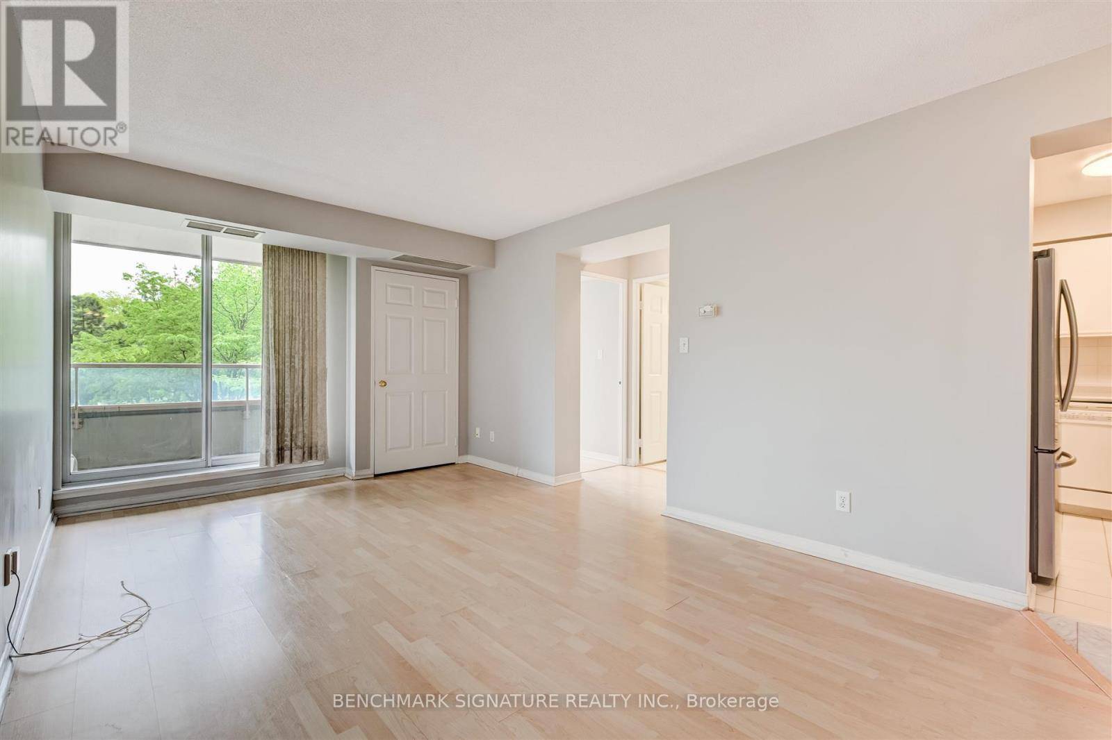 Toronto (willowdale East), ON M2N6T5,18 Hillcrest AVE #204