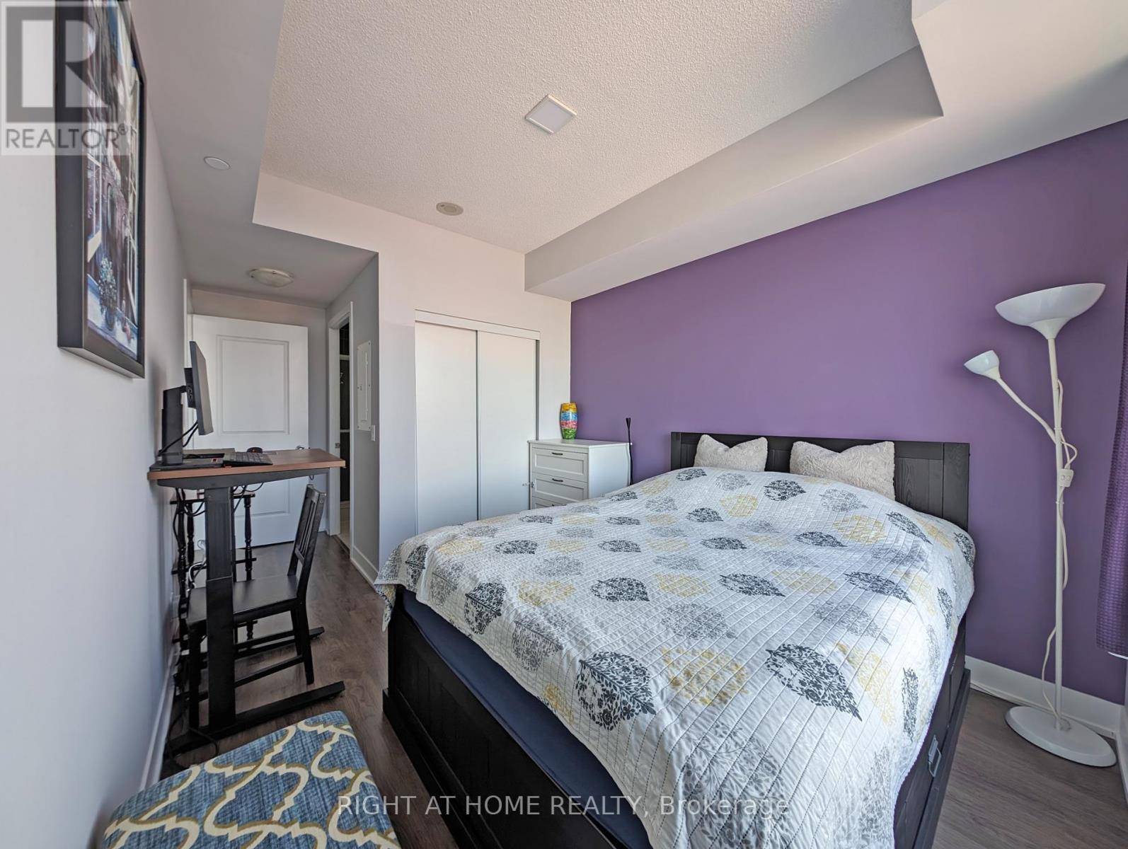 Toronto (mount Pleasant West), ON M4S1A1,68 Merton ST #1005