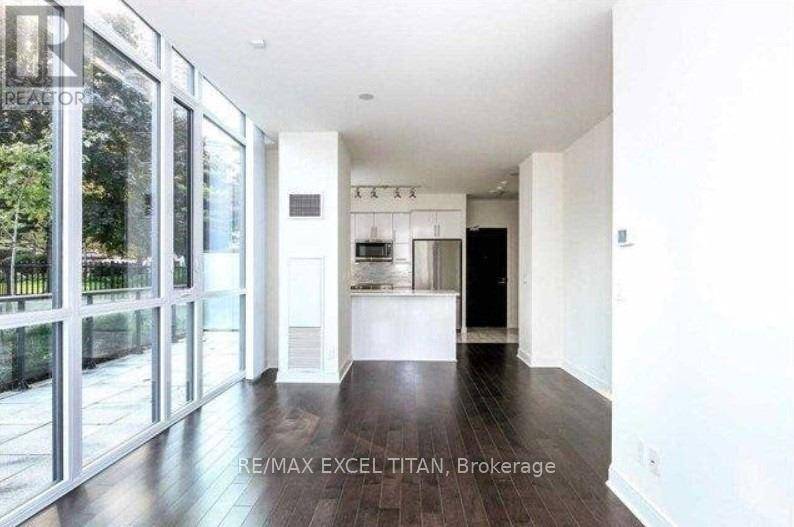 Toronto (rosedale-moore Park), ON M4W3Z4,825 Church ST #Th101