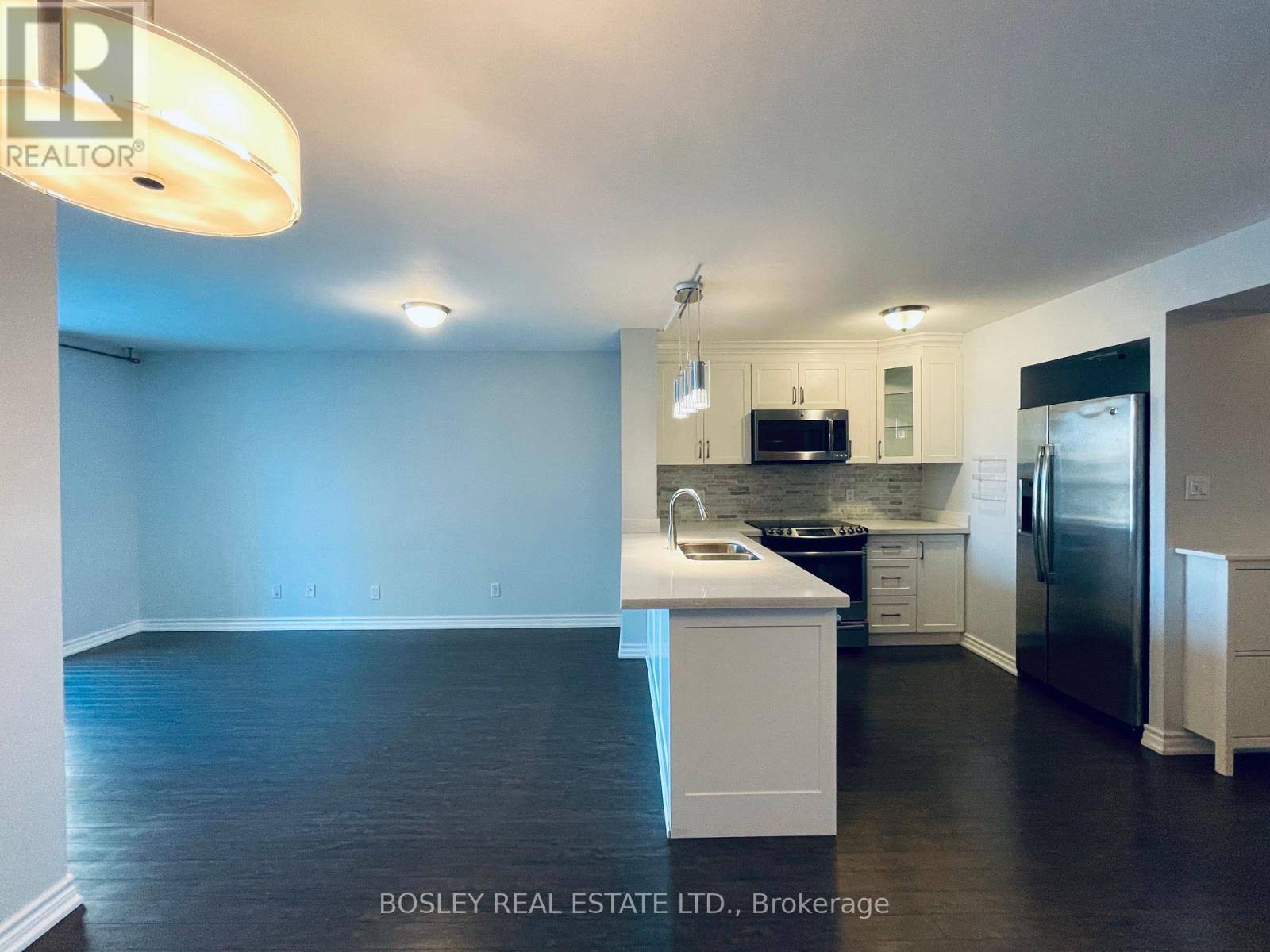 Toronto (moss Park), ON M5A1P9,323 Richmond ST East #807