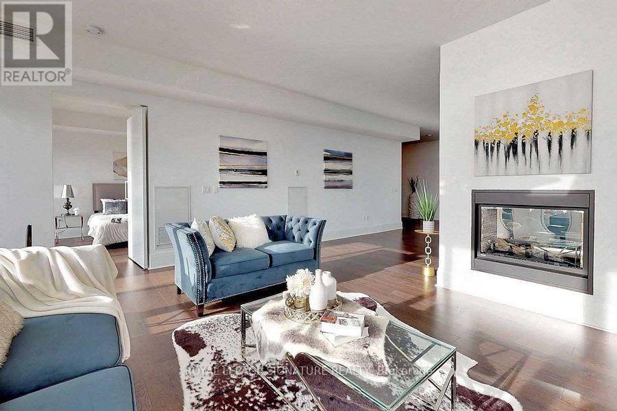 Toronto (waterfront Communities), ON M5E0A4,29 Queens Quay #707