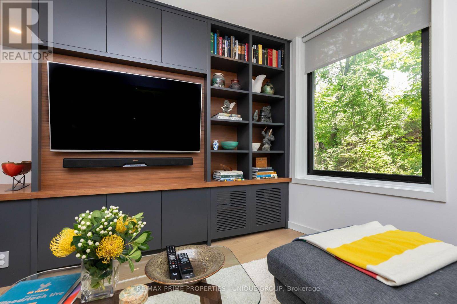 Toronto (annex), ON M5R3J5,137 MARLBOROUGH PLACE