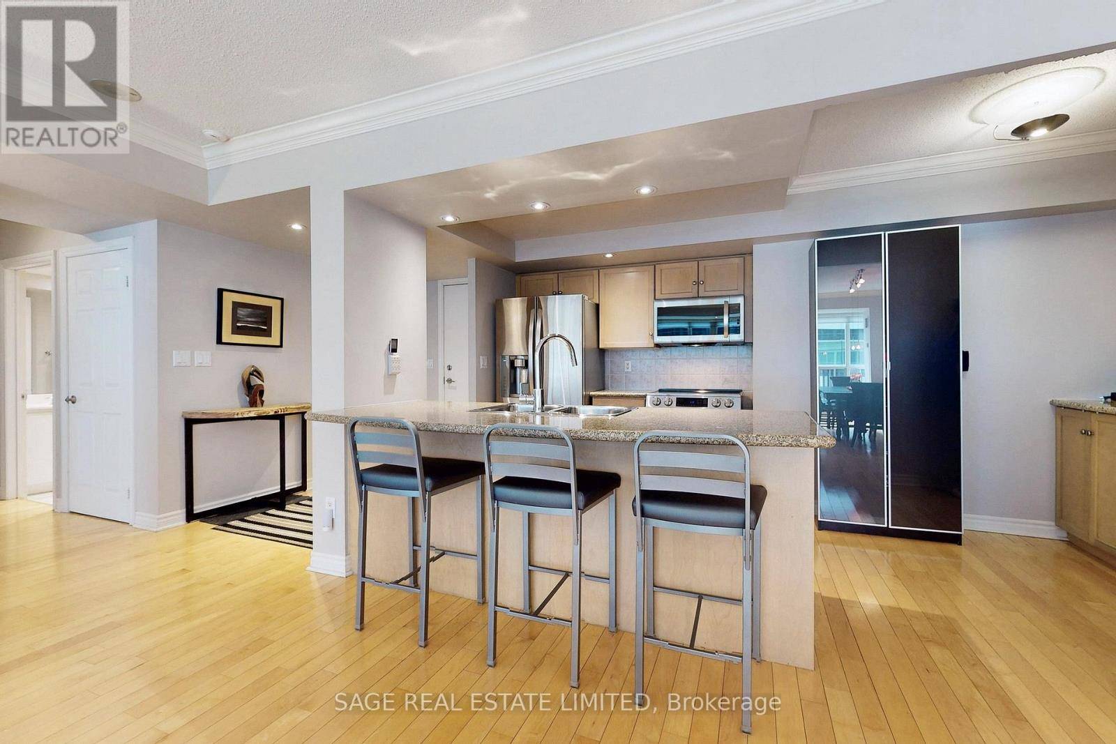 Toronto (waterfront Communities), ON M5V3P5,270 Wellington ST West #1114